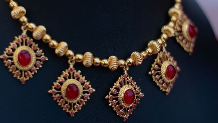 Gold jewelry buyers Greenacres South Florida. Updated 2025